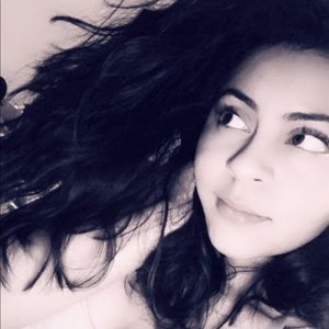 Meet your Posher, Valerie